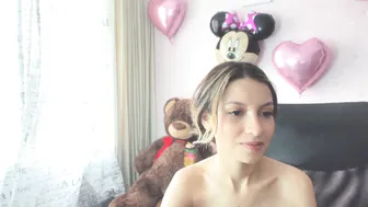 jessica_harrys excellent skin sucking rubber penis