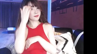 jointotoro beauty fucks her holes with dildos