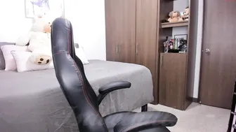 isabelhills crazy slut gently pulls pussy