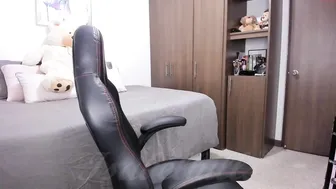 isabelhills crazy slut gently pulls pussy