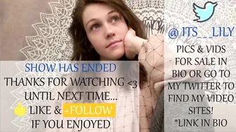 its_lily shows pussy