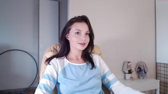 jennycutey bitch drummed with glass dick