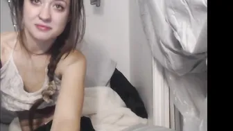 jascha_xx the bitch paid the courier for the pizza