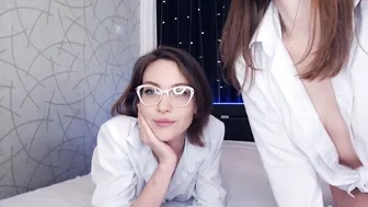 helenahayley bitch in stockings gets squirt