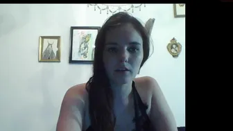 idkfuckme1222 busty harlot fingering pussy