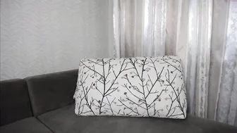 ikipop Sultry brunette