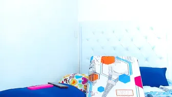 cum_friends pretty lady fucking pussy with sex machine