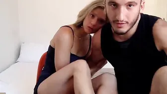 itshimwatchout beauty fucks her holes with dildos