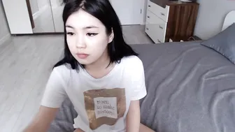 ikipop Chubby brunette