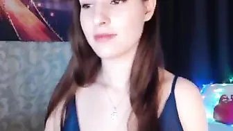 jenny_dove excellent body gives pussy