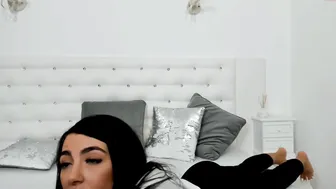 iamjoyxs skin posing nude