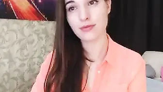 jenny_dove mature slut pulls pussy while lying in a chair