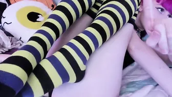 tweetney Vulgar female