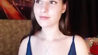 jenny_dove dancing naked and pulling pussy