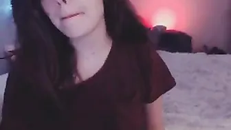 ivyontheqt sweet thing masturbates shaved cunt