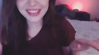 ivyontheqt sweet thing masturbates shaved cunt