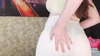 jenny_dove crazy girl plows pussy with phallus