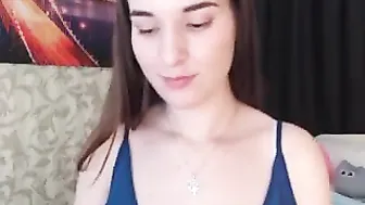 jenny_dove busty chick caresses big nipples