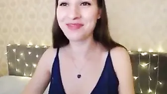 jenny_dove cute queen sucking penis