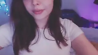 ivyontheqt lustful slut fucks her pussy with a phallus