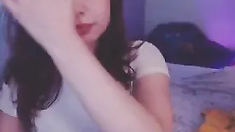 ivyontheqt lustful slut fucks her pussy with a phallus