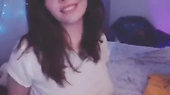 ivyontheqt lustful slut fucks her pussy with a phallus