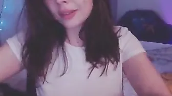 ivyontheqt lustful slut fucks her pussy with a phallus