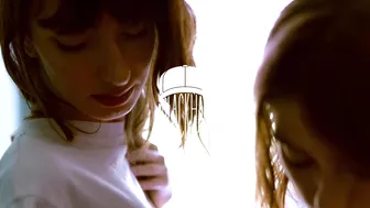 Naomi Dee  Breathtaking curva