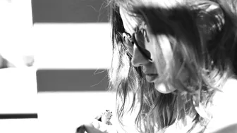 Naomi Dee  bbw fondles her cunt and nipples