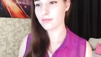 jenny_dove shows her pussy on the chair