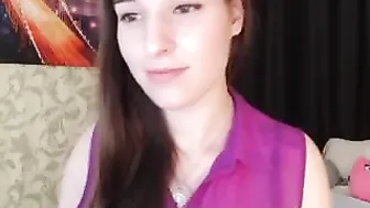 jenny_dove shows her pussy on the chair