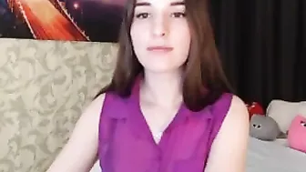 jenny_dove shows her pussy on the chair