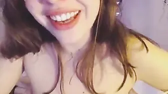 ivyontheqt charming babe poses nude in front of the webcam