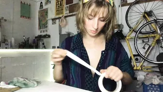 lennonzest experienced woman paws lips sex