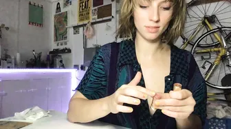 lennonzest lustful lady sucks dick