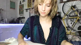lennonzest lustful lady sucks dick