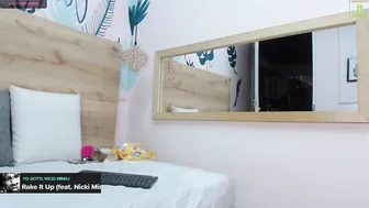 lily_baudinx mature bitch spreads her sexy legs