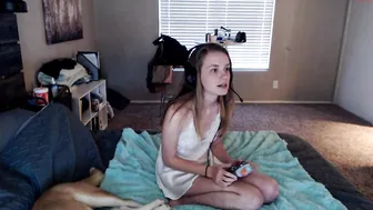 lexireign blonde slut fucks pussy with phallus