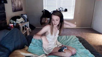 lexireign blonde slut fucks pussy with phallus