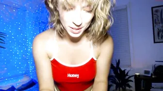 lennonzest gorgeous bitch chatting in fries