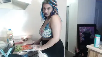 lia_bluemoon cheeky busty bitch