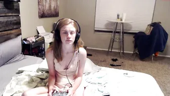 lexireign slut fucks bear