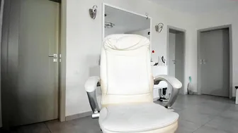 katie_sweet pretty lady puts on juicy vagina