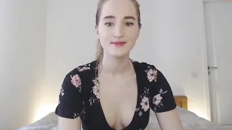 laila_laurent experienced trash hot fucks both slits