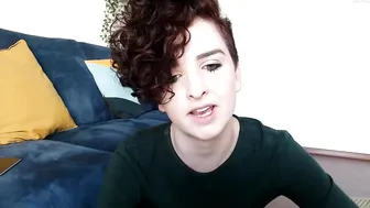 missalexthorn busty  cam girl  caresses her lips.