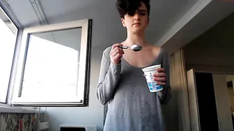 missalexthorn mature chick pulls pussy