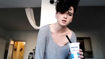 missalexthorn mature chick pulls pussy