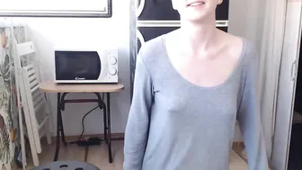 missalexthorn teen black-haired chick talks coquettishly on camera