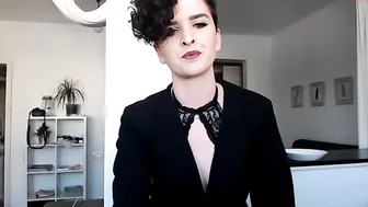 missalexthorn milf with tattoos jerks off her cunt