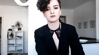 missalexthorn milf with tattoos jerks off her cunt